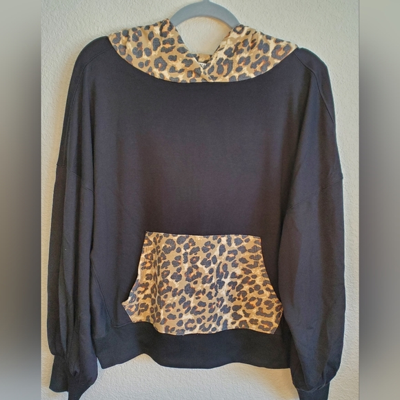 Zenana Black and Animal Print Hoodie. NWOT - Picture 2 of 11